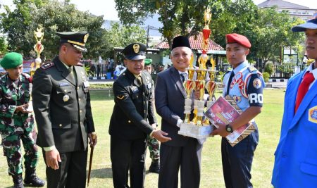 SMK PGRI 2 Ponorogo Raih Juara 1 Lomba PBB HUT ke-79 TNI, Mendapat Apresiasi Pj Bupati